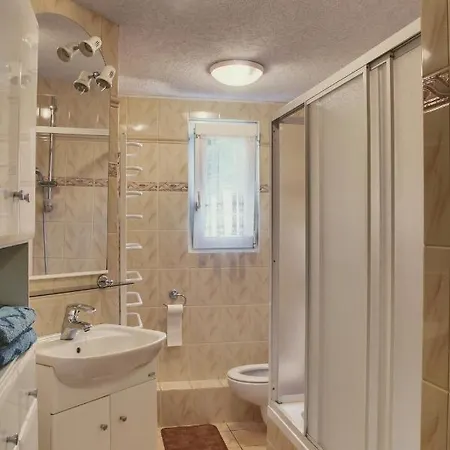 Pod Debem Отель типа 