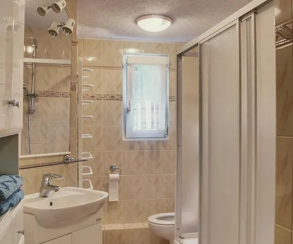 Pod Debem Отель типа 